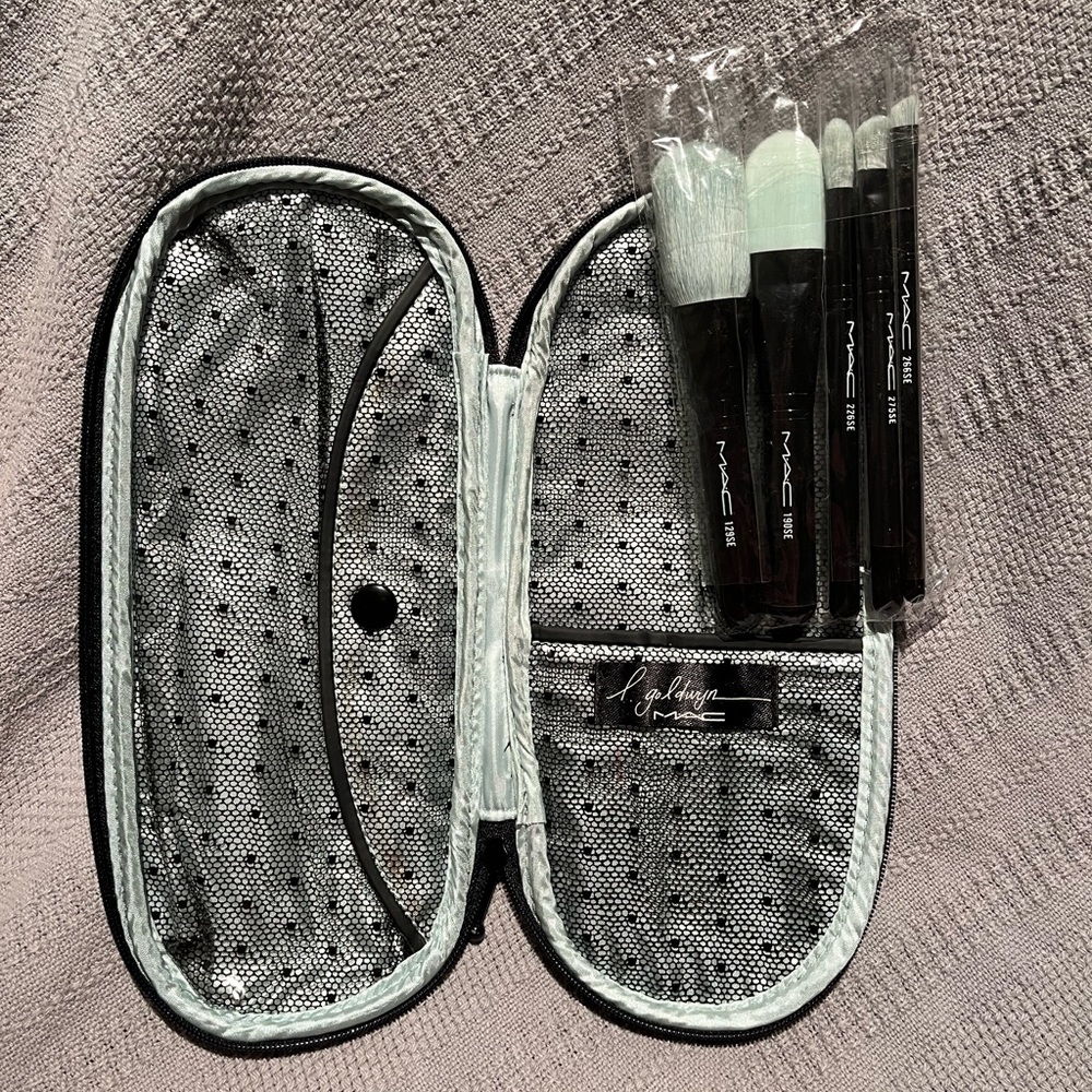 NEW - MAC Brushes & Cosmetic Case - L. Goldwyn Limited Edition - 2012